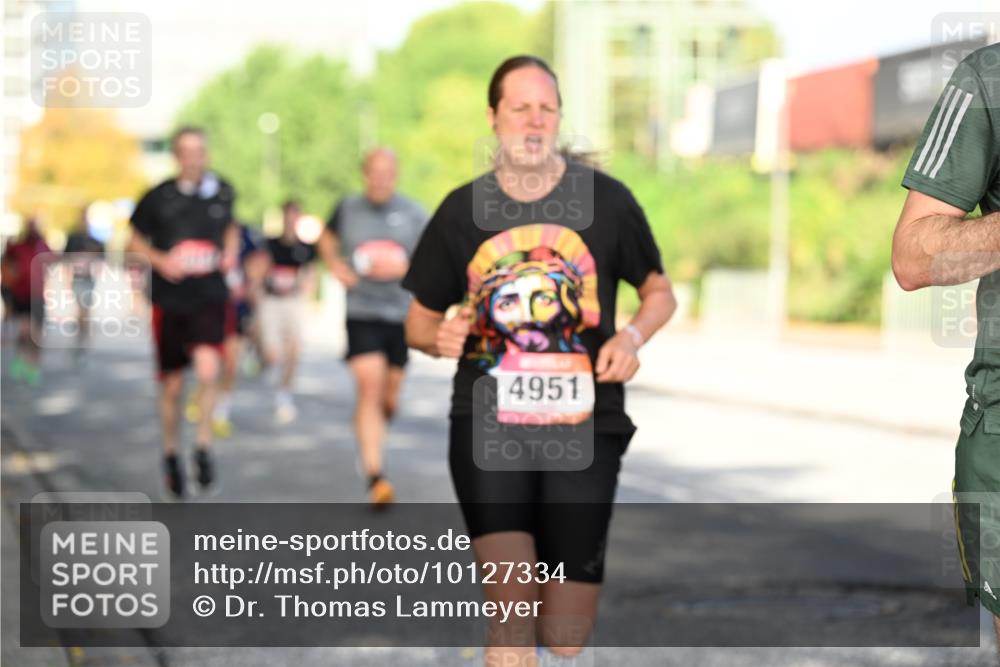 06.09.2026 - CURREX Alsterlauf Dr. Thomas Lammeyer http://msf.ph/oto/10127334 06.09.2026 09:46:56 Laufen 4951 meine-sportfotos.de