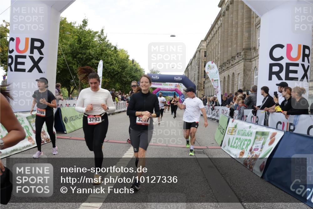 06.09.2026 - CURREX Alsterlauf Yannick Fuchs http://msf.ph/oto/10127336 06.09.2026 10:05:04 Ziel 2343, 2512, 2709, 3317, 3412, 3793, 3853, 3854, 3968, 4549, 5022, 5329, 5765, 6179, 6209, 6251, 6253, 8064, 8099, 8298 meine-sportfotos.de