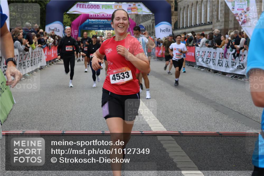 06.09.2026 - CURREX Alsterlauf Strokosch-Dieckow http://msf.ph/oto/10127349 06.09.2026 10:01:11 Ziel 2307, 2369, 2370, 2478, 2882, 3312, 3941, 4120, 4418, 4533, 4628, 5092, 5317, 5785, 6231, 6250, 6353, 6384, 6386, 8120, 8215 meine-sportfotos.de