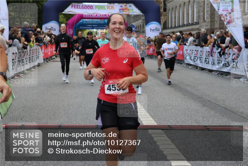 06.09.2026 - CURREX Alsterlauf Strokosch-Dieckow http://msf.ph/oto/10127367 06.09.2026 10:01:11 Ziel 2307, 2369, 2370, 2478, 2882, 3312, 3941, 4120, 4418, 4533, 4628, 5092, 5317, 5785, 6231, 6250, 6353, 6384, 6386, 8120, 8215 meine-sportfotos.de