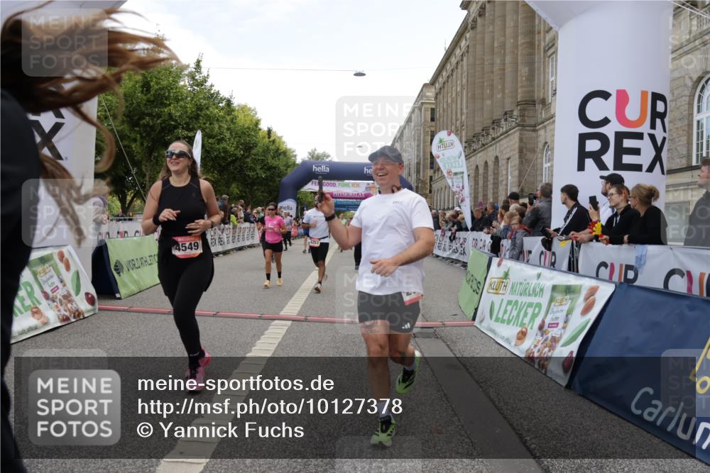 06.09.2026 - CURREX Alsterlauf Yannick Fuchs http://msf.ph/oto/10127378 06.09.2026 10:05:05 Ziel 2512, 2709, 3317, 3793, 3853, 3854, 3968, 4231, 4549, 5022, 5300, 5329, 5765, 6179, 6209, 6251, 6253, 8064, 8099, 8298 meine-sportfotos.de
