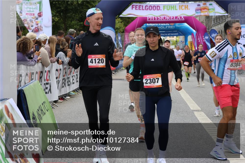 06.09.2026 - CURREX Alsterlauf Strokosch-Dieckow http://msf.ph/oto/10127384 06.09.2026 10:01:13 Ziel 2307, 2369, 2370, 2478, 2882, 3312, 3941, 4120, 4418, 4533, 4628, 4633, 4701, 5092, 5317, 5785, 6231, 6250, 6384, 6386, 8120 meine-sportfotos.de