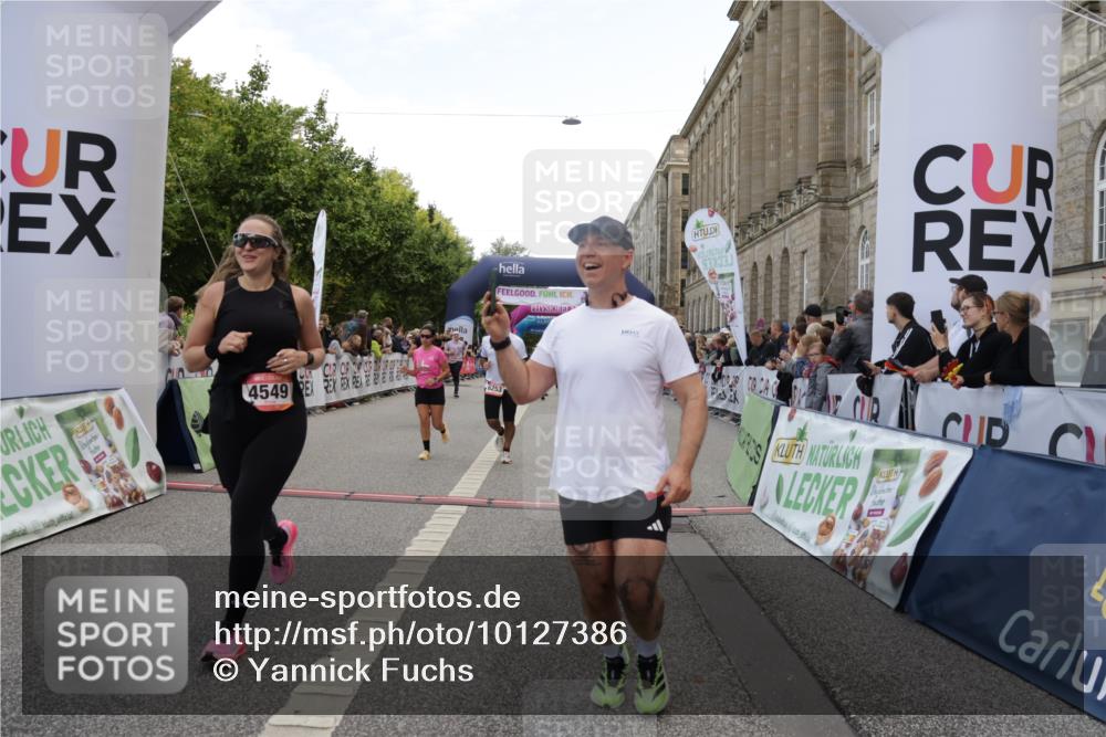 06.09.2026 - CURREX Alsterlauf Yannick Fuchs http://msf.ph/oto/10127386 06.09.2026 10:05:05 Ziel 2512, 2709, 3317, 3793, 3853, 3854, 3968, 4231, 4549, 5022, 5300, 5329, 5765, 6179, 6209, 6251, 6253, 8064, 8099, 8298 meine-sportfotos.de