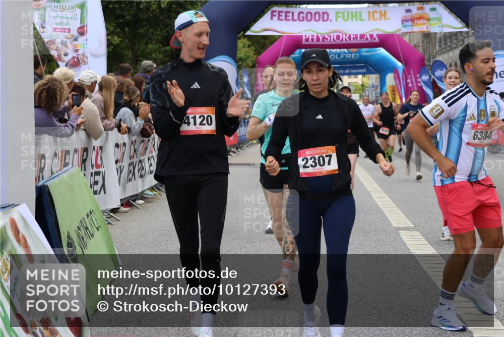 06.09.2026 - CURREX Alsterlauf Strokosch-Dieckow http://msf.ph/oto/10127393 06.09.2026 10:01:13 Ziel 2307, 2369, 2370, 2478, 2882, 3312, 3941, 4120, 4418, 4533, 4628, 4633, 4701, 5092, 5317, 5785, 6231, 6250, 6384, 6386, 8120 meine-sportfotos.de