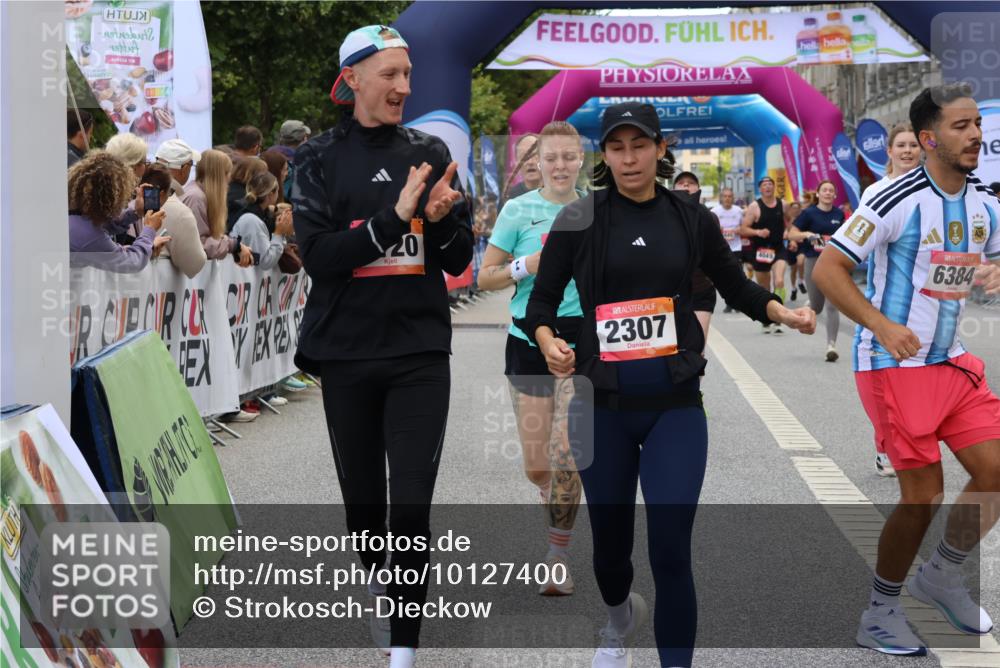 06.09.2026 - CURREX Alsterlauf Strokosch-Dieckow http://msf.ph/oto/10127400 06.09.2026 10:01:13 Ziel 2307, 2369, 2370, 2478, 2882, 3312, 3941, 4120, 4418, 4533, 4628, 4633, 4701, 5092, 5317, 5785, 6231, 6250, 6384, 6386, 8120 meine-sportfotos.de