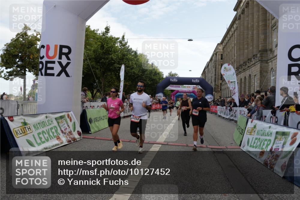 06.09.2026 - CURREX Alsterlauf Yannick Fuchs http://msf.ph/oto/10127452 06.09.2026 10:05:07 Ziel 2709, 3317, 3793, 3853, 3854, 3968, 4230, 4231, 4549, 4565, 4994, 5044, 5300, 5329, 5765, 6110, 6179, 6209, 6251, 6253, 8064, 8099, 8298 meine-sportfotos.de