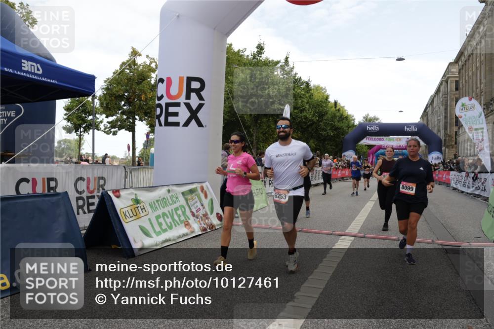 06.09.2026 - CURREX Alsterlauf Yannick Fuchs http://msf.ph/oto/10127461 06.09.2026 10:05:07 Ziel 2709, 3317, 3793, 3853, 3854, 3968, 4230, 4231, 4549, 4565, 4994, 5044, 5300, 5329, 5765, 6110, 6179, 6209, 6251, 6253, 8064, 8099, 8298 meine-sportfotos.de