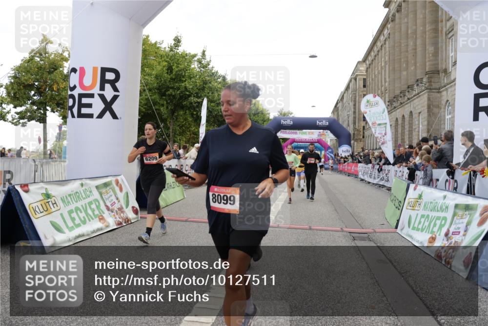 06.09.2026 - CURREX Alsterlauf Yannick Fuchs http://msf.ph/oto/10127511 06.09.2026 10:05:08 Ziel 2709, 2718, 3317, 3793, 4230, 4231, 4549, 4565, 4994, 5044, 5300, 5329, 5765, 6110, 6179, 6209, 6251, 6253, 8064, 8099, 8298 meine-sportfotos.de