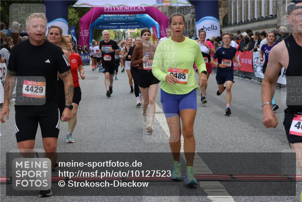 06.09.2026 - CURREX Alsterlauf Strokosch-Dieckow http://msf.ph/oto/10127523 06.09.2026 10:01:20 Ziel 2307, 2369, 2370, 2400, 2478, 2485, 3195, 3401, 3730, 3740, 4049, 4055, 4120, 4429, 4633, 4701, 5092, 5317, 5424, 5598, 5745, 5785, 6033, 6145, 6231, 6384, 6386, 6445 meine-sportfotos.de