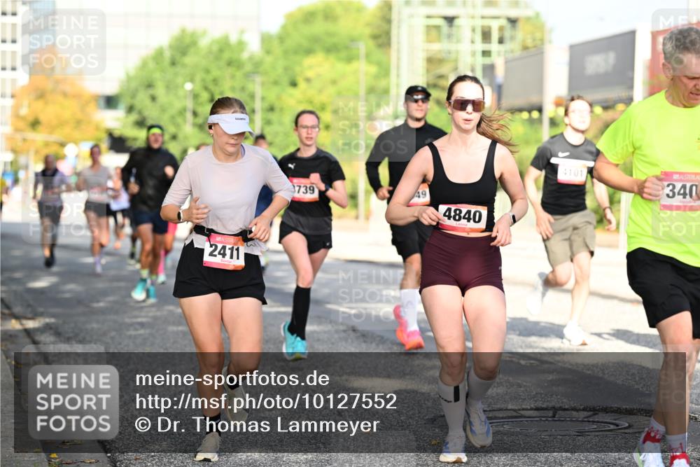 06.09.2026 - CURREX Alsterlauf Dr. Thomas Lammeyer http://msf.ph/oto/10127552 06.09.2026 09:47:18 Laufen 2411, 739, 49, 4840, 4101, 340 meine-sportfotos.de