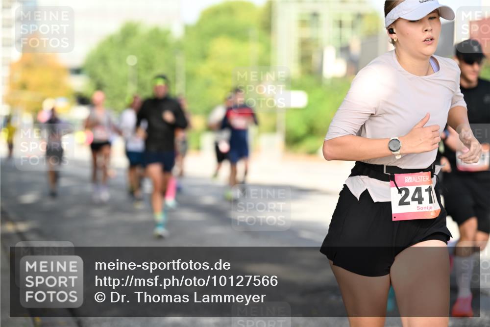 06.09.2026 - CURREX Alsterlauf Dr. Thomas Lammeyer http://msf.ph/oto/10127566 06.09.2026 09:47:19 Laufen 241 meine-sportfotos.de