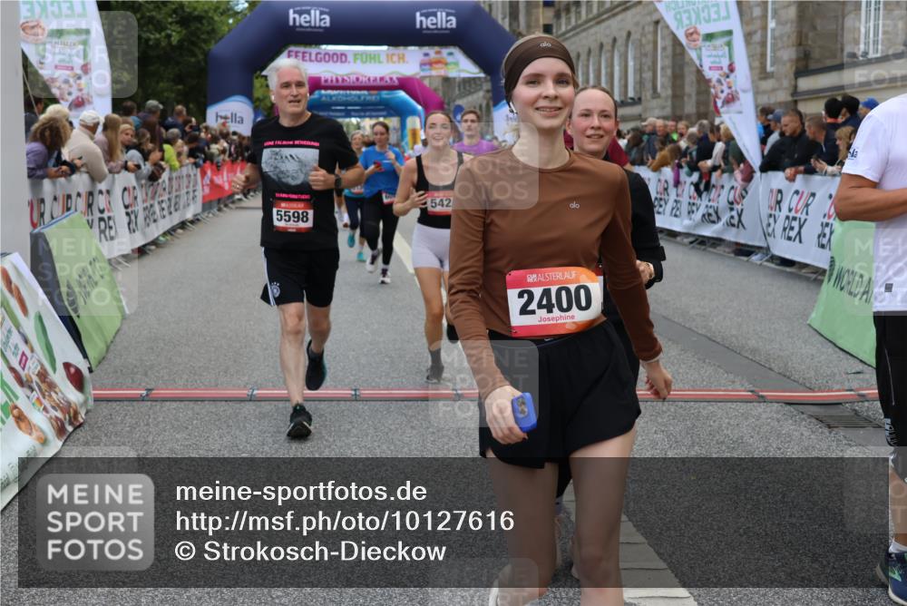 06.09.2026 - CURREX Alsterlauf Strokosch-Dieckow http://msf.ph/oto/10127616 06.09.2026 10:01:24 Ziel 2400, 2485, 3195, 3280, 3401, 3730, 3740, 4049, 4055, 4429, 4580, 4633, 4701, 5139, 5237, 5424, 5523, 5598, 5745, 6027, 6033, 6145, 6445 meine-sportfotos.de