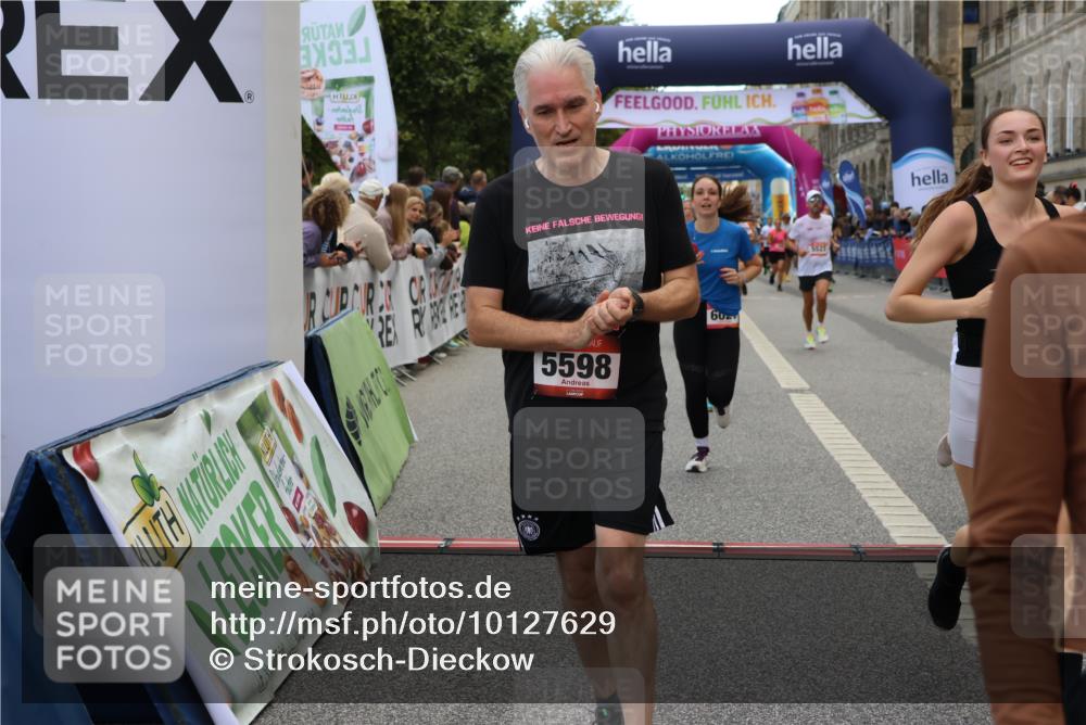 06.09.2026 - CURREX Alsterlauf Strokosch-Dieckow http://msf.ph/oto/10127629 06.09.2026 10:01:25 Ziel 2400, 2485, 2492, 3195, 3280, 3401, 3730, 3740, 4049, 4055, 4429, 4580, 4633, 5060, 5139, 5237, 5424, 5523, 5598, 5745, 5793, 6027, 6033, 6145, 6445 meine-sportfotos.de