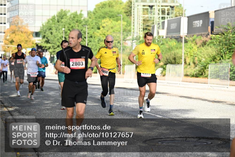 06.09.2026 - CURREX Alsterlauf Dr. Thomas Lammeyer http://msf.ph/oto/10127657 06.09.2026 09:47:32 Laufen 8160, 594, 2803, 1998, 5714, 8, 4531 meine-sportfotos.de
