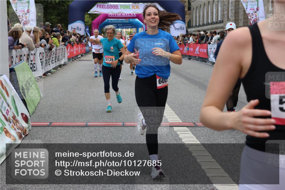 06.09.2026 - CURREX Alsterlauf Strokosch-Dieckow http://msf.ph/oto/10127685 06.09.2026 10:01:27 Ziel 2400, 2492, 3195, 3280, 3401, 3518, 3730, 3740, 4055, 4580, 5012, 5060, 5139, 5237, 5424, 5523, 5598, 5745, 5793, 6027, 6033, 6145, 6445 meine-sportfotos.de