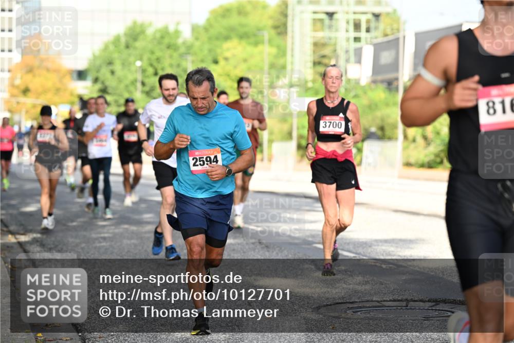 06.09.2026 - CURREX Alsterlauf Dr. Thomas Lammeyer http://msf.ph/oto/10127701 06.09.2026 09:47:38 Laufen 3372, 2594, 3700, 816 meine-sportfotos.de
