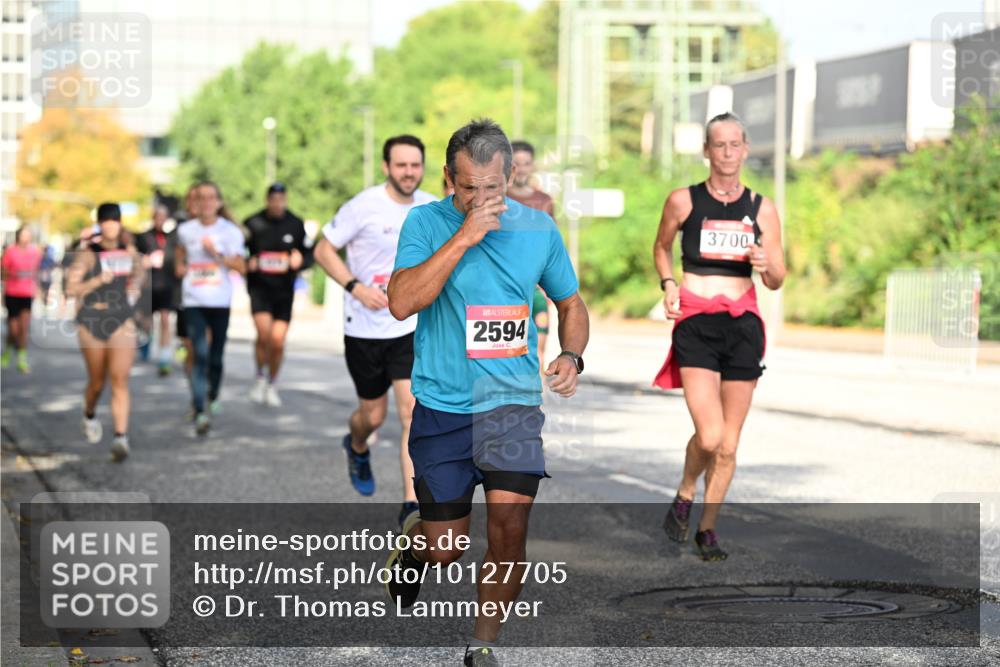 06.09.2026 - CURREX Alsterlauf Dr. Thomas Lammeyer http://msf.ph/oto/10127705 06.09.2026 09:47:39 Laufen 2594, 3700 meine-sportfotos.de