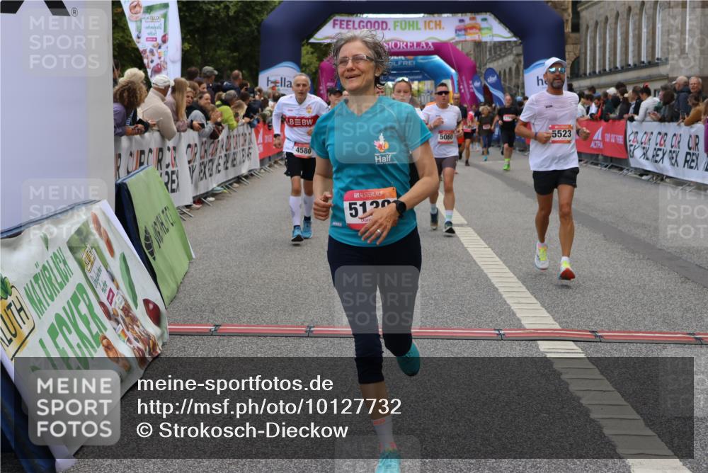 06.09.2026 - CURREX Alsterlauf Strokosch-Dieckow http://msf.ph/oto/10127732 06.09.2026 10:01:28 Ziel 2400, 2492, 3195, 3280, 3401, 3518, 3730, 4055, 4580, 4883, 4884, 5012, 5060, 5139, 5237, 5424, 5523, 5598, 5745, 5793, 6018, 6027, 6033, 6145, 6445 meine-sportfotos.de