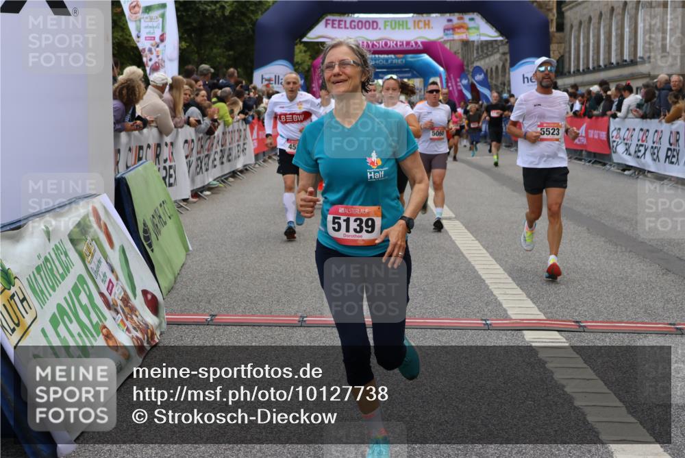06.09.2026 - CURREX Alsterlauf Strokosch-Dieckow http://msf.ph/oto/10127738 06.09.2026 10:01:28 Ziel 2400, 2492, 3195, 3280, 3401, 3518, 3730, 4055, 4580, 4883, 4884, 5012, 5060, 5139, 5237, 5424, 5523, 5598, 5745, 5793, 6018, 6027, 6033, 6145, 6445 meine-sportfotos.de