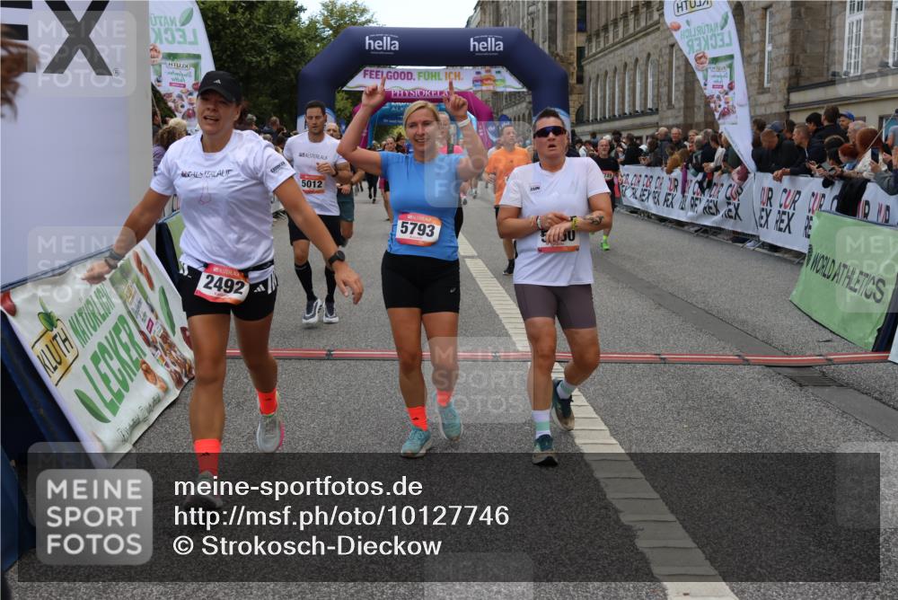 06.09.2026 - CURREX Alsterlauf Strokosch-Dieckow http://msf.ph/oto/10127746 06.09.2026 10:01:32 Ziel 2249, 2492, 2496, 3280, 3518, 3544, 4259, 4580, 4638, 4883, 4884, 5012, 5060, 5139, 5192, 5237, 5523, 5669, 5749, 5793, 5856, 6018, 6027, 6033, 6114 meine-sportfotos.de