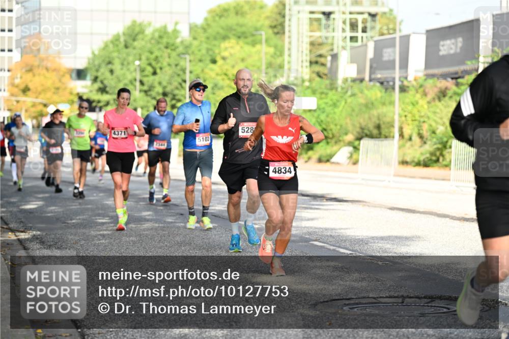 06.09.2026 - CURREX Alsterlauf Dr. Thomas Lammeyer http://msf.ph/oto/10127753 06.09.2026 09:47:44 Laufen 4371, 5102, 528, 4834 meine-sportfotos.de