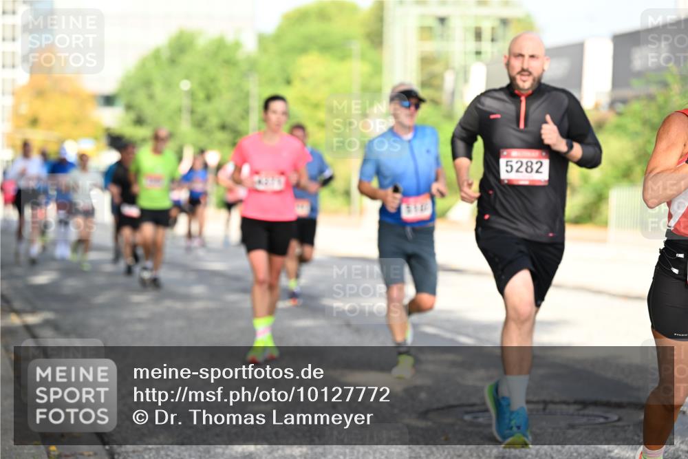06.09.2026 - CURREX Alsterlauf Dr. Thomas Lammeyer http://msf.ph/oto/10127772 06.09.2026 09:47:46 Laufen 5282 meine-sportfotos.de