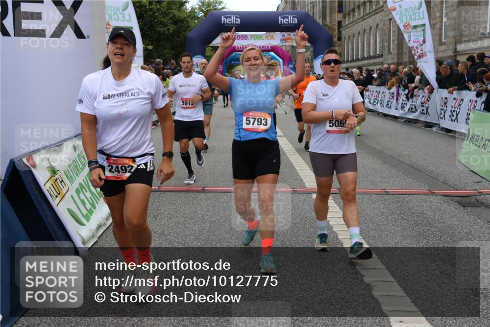 06.09.2026 - CURREX Alsterlauf Strokosch-Dieckow http://msf.ph/oto/10127775 06.09.2026 10:01:32 Ziel 2249, 2492, 2496, 3280, 3518, 3544, 4259, 4580, 4638, 4883, 4884, 5012, 5060, 5139, 5192, 5237, 5523, 5669, 5749, 5793, 5856, 6018, 6027, 6033, 6114 meine-sportfotos.de