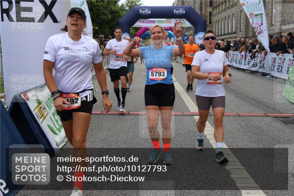 06.09.2026 - CURREX Alsterlauf Strokosch-Dieckow http://msf.ph/oto/10127793 06.09.2026 10:01:32 Ziel 2249, 2492, 2496, 3280, 3518, 3544, 4259, 4580, 4638, 4883, 4884, 5012, 5060, 5139, 5192, 5237, 5523, 5669, 5749, 5793, 5856, 6018, 6027, 6033, 6114 meine-sportfotos.de