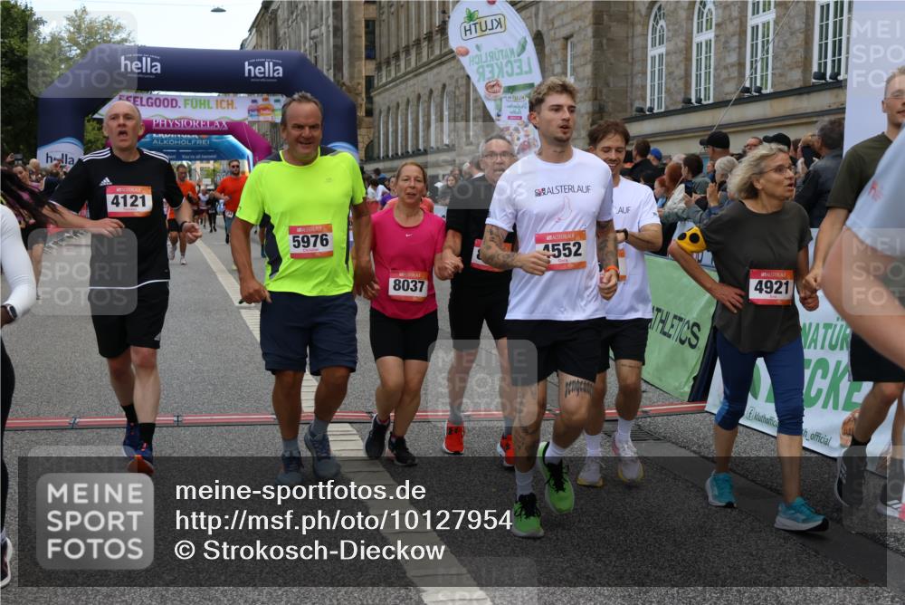 06.09.2026 - CURREX Alsterlauf Strokosch-Dieckow http://msf.ph/oto/10127954 06.09.2026 10:01:41 Ziel 2249, 2385, 2496, 2733, 3115, 3544, 4067, 4073, 4121, 4259, 4551, 4552, 4638, 4921, 5106, 5192, 5388, 5429, 5669, 5734, 5749, 5856, 5918, 5976, 6114, 8037, 8038, 8062 meine-sportfotos.de