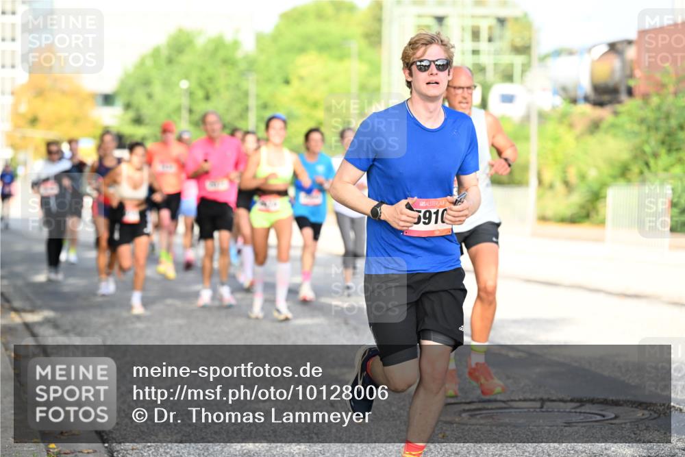 06.09.2026 - CURREX Alsterlauf Dr. Thomas Lammeyer http://msf.ph/oto/10128006 06.09.2026 09:48:10 Laufen 910 meine-sportfotos.de