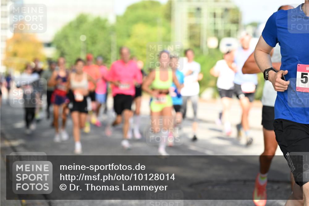 06.09.2026 - CURREX Alsterlauf Dr. Thomas Lammeyer http://msf.ph/oto/10128014 06.09.2026 09:48:11 Laufen 5 meine-sportfotos.de