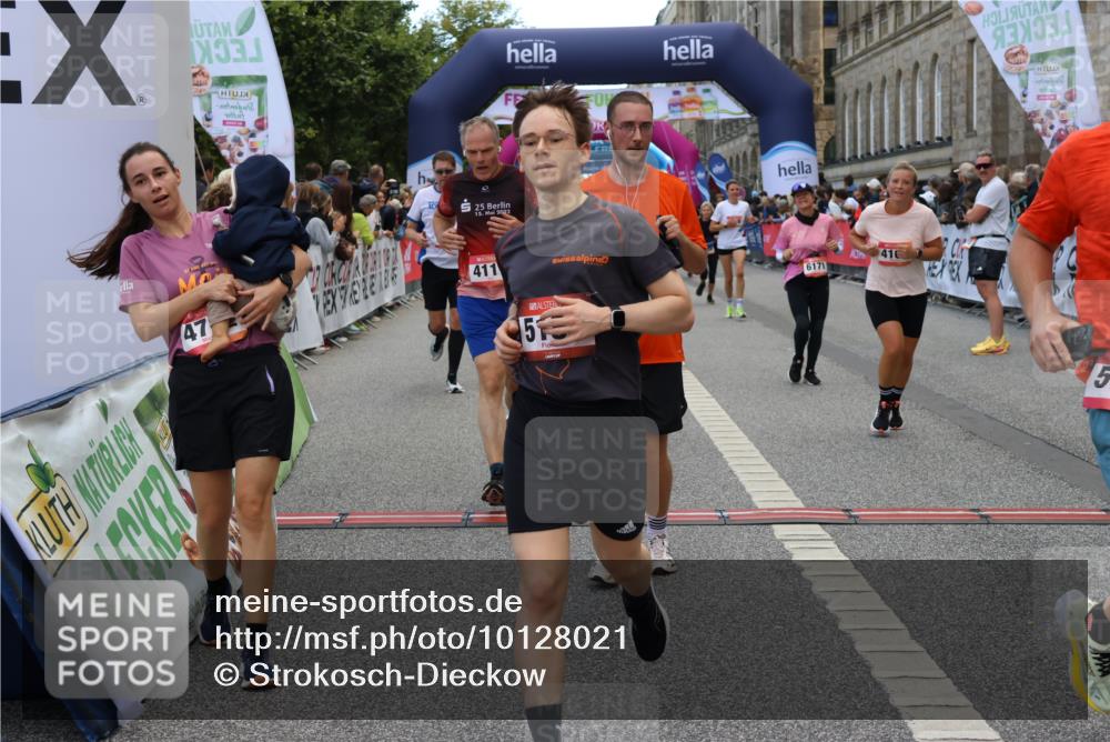 06.09.2026 - CURREX Alsterlauf Strokosch-Dieckow http://msf.ph/oto/10128021 06.09.2026 10:01:48 Ziel 2040, 2229, 2385, 2977, 3115, 3150, 3322, 3448, 3563, 4067, 4117, 4162, 4608, 4618, 5106, 5186, 5380, 5388, 5429, 5542, 5679, 5734, 6171, 6341, 8038, 8122 meine-sportfotos.de