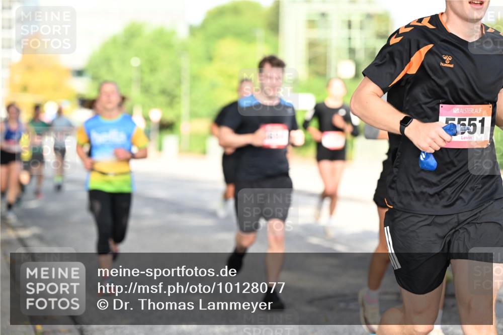 06.09.2026 - CURREX Alsterlauf Dr. Thomas Lammeyer http://msf.ph/oto/10128077 06.09.2026 09:48:18 Laufen 5551 meine-sportfotos.de