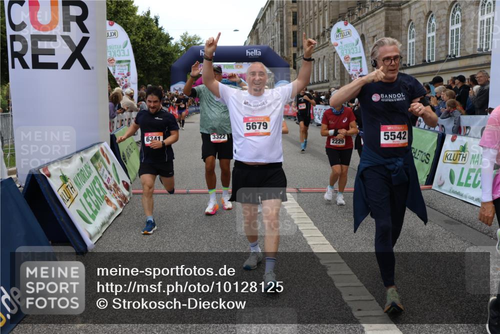 06.09.2026 - CURREX Alsterlauf Strokosch-Dieckow http://msf.ph/oto/10128125 06.09.2026 10:01:54 Ziel 2040, 2229, 2375, 2977, 3150, 3322, 3448, 3563, 3618, 4117, 4162, 4608, 4618, 5186, 5265, 5380, 5542, 5679, 5899, 6171, 6341, 8096, 8122 meine-sportfotos.de