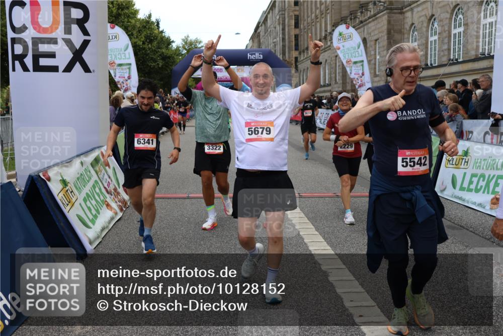 06.09.2026 - CURREX Alsterlauf Strokosch-Dieckow http://msf.ph/oto/10128152 06.09.2026 10:01:54 Ziel 2040, 2229, 2375, 2977, 3150, 3322, 3448, 3563, 3618, 4117, 4162, 4608, 4618, 5186, 5265, 5380, 5542, 5679, 5899, 6171, 6341, 8096, 8122 meine-sportfotos.de