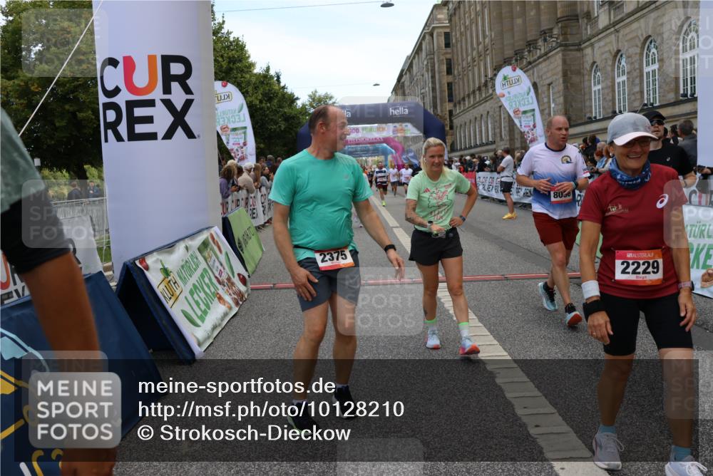 06.09.2026 - CURREX Alsterlauf Strokosch-Dieckow http://msf.ph/oto/10128210 06.09.2026 10:01:58 Ziel 2040, 2113, 2229, 2375, 2775, 3150, 3322, 3585, 3618, 4127, 4618, 5265, 5542, 5679, 5769, 5899, 6208, 6341, 8096 meine-sportfotos.de