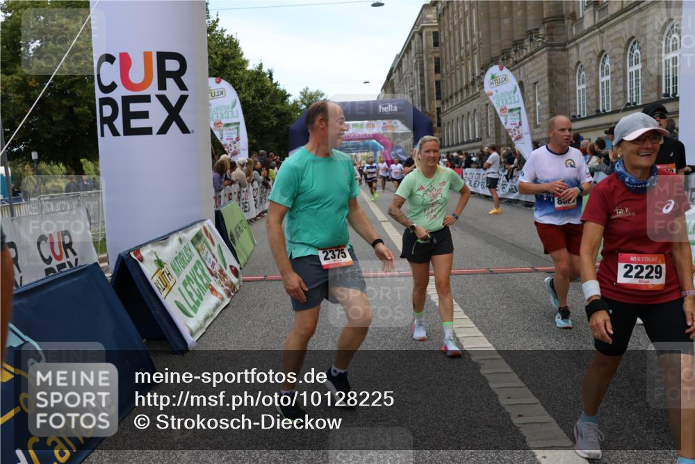 06.09.2026 - CURREX Alsterlauf Strokosch-Dieckow http://msf.ph/oto/10128225 06.09.2026 10:01:58 Ziel 2040, 2113, 2229, 2375, 2775, 3150, 3322, 3585, 3618, 4127, 4618, 5265, 5542, 5679, 5769, 5899, 6208, 6341, 8096 meine-sportfotos.de