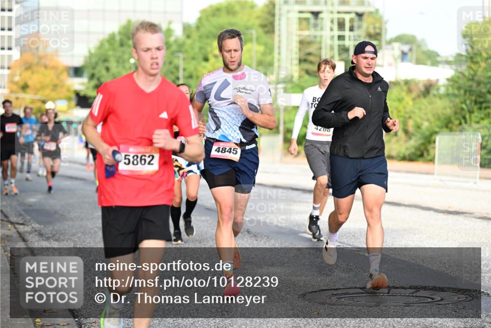 06.09.2026 - CURREX Alsterlauf Dr. Thomas Lammeyer http://msf.ph/oto/10128239 06.09.2026 09:48:45 Laufen 4845, 5862, 4266 meine-sportfotos.de