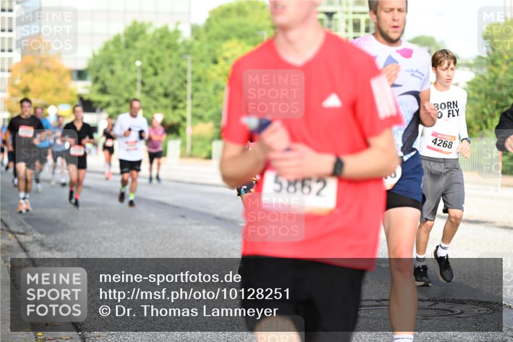 06.09.2026 - CURREX Alsterlauf Dr. Thomas Lammeyer http://msf.ph/oto/10128251 06.09.2026 09:48:46 Laufen 5862, 4268 meine-sportfotos.de