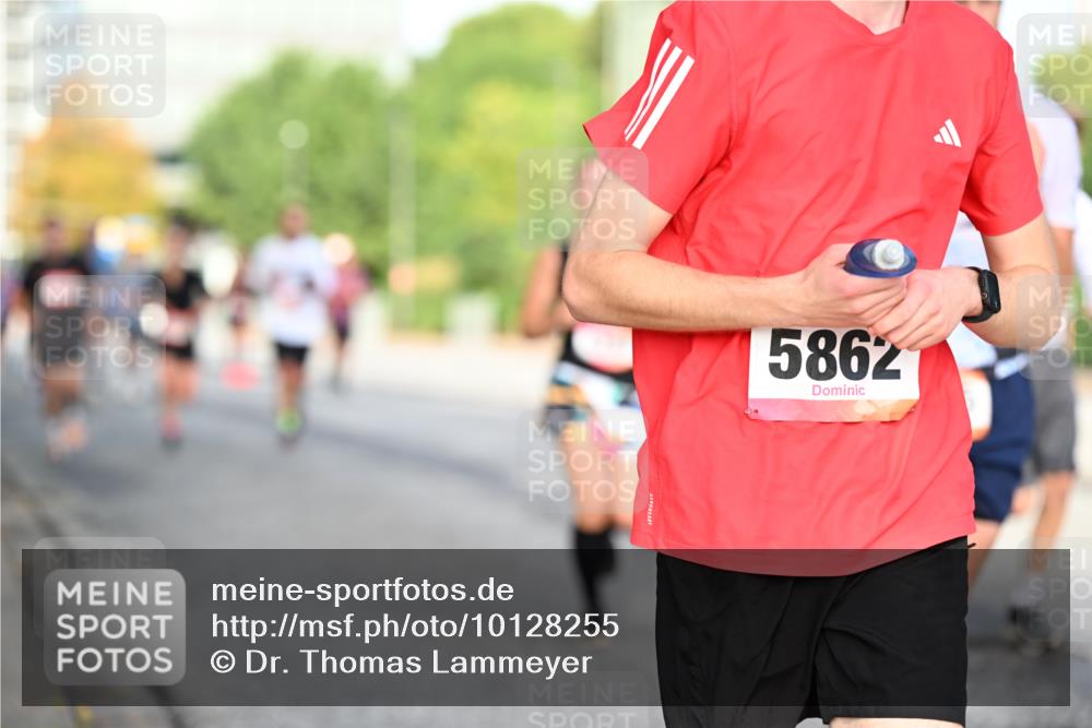 06.09.2026 - CURREX Alsterlauf Dr. Thomas Lammeyer http://msf.ph/oto/10128255 06.09.2026 09:48:46 Laufen 5862 meine-sportfotos.de