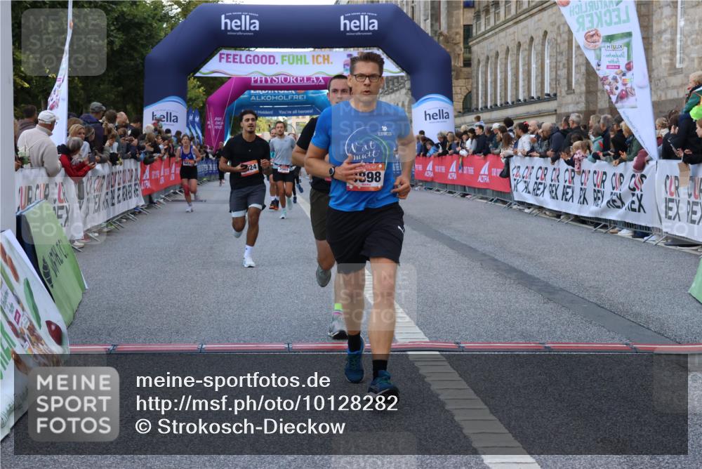 06.09.2026 - CURREX Alsterlauf Strokosch-Dieckow http://msf.ph/oto/10128282 06.09.2026 09:49:11 Ziel 2009, 3533, 3880, 3898, 4037, 4249, 5068, 5251, 5378, 5448, 5667, 5924, 6380, 6415, 8106 meine-sportfotos.de