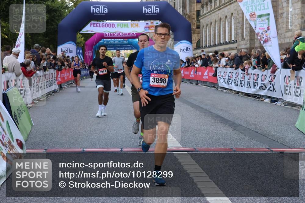 06.09.2026 - CURREX Alsterlauf Strokosch-Dieckow http://msf.ph/oto/10128299 06.09.2026 09:49:11 Ziel 2009, 3533, 3880, 3898, 4037, 4249, 5068, 5251, 5378, 5448, 5667, 5924, 6380, 6415, 8106 meine-sportfotos.de