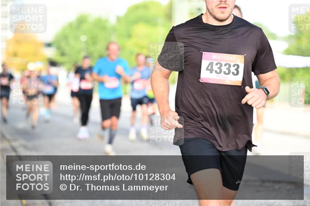 06.09.2026 - CURREX Alsterlauf Dr. Thomas Lammeyer http://msf.ph/oto/10128304 06.09.2026 09:48:52 Laufen 4333 meine-sportfotos.de