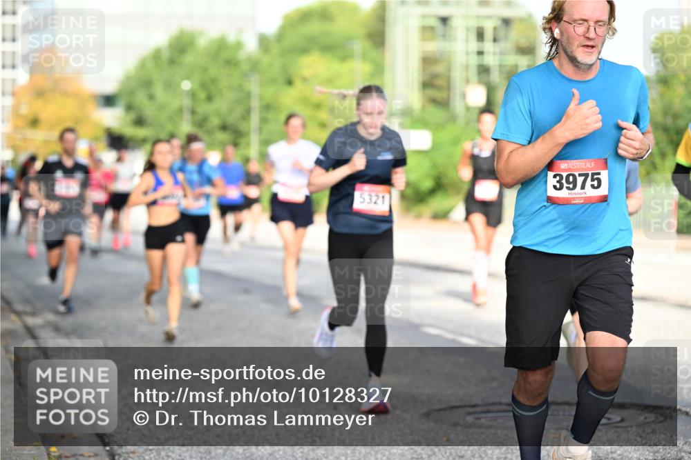 06.09.2026 - CURREX Alsterlauf Dr. Thomas Lammeyer http://msf.ph/oto/10128327 06.09.2026 09:48:54 Laufen 5321, 3975 meine-sportfotos.de