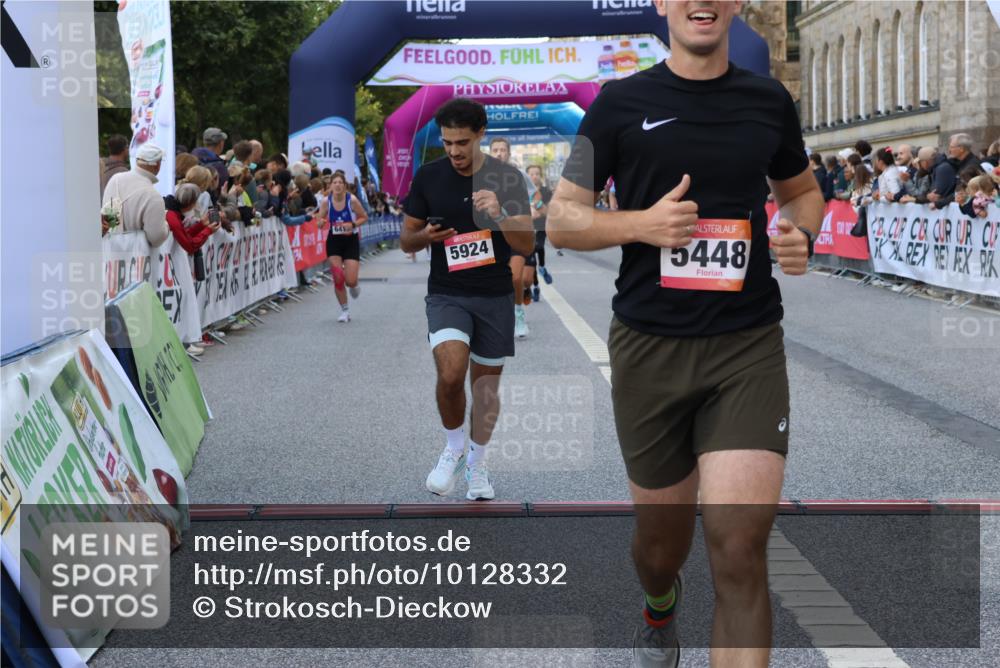 06.09.2026 - CURREX Alsterlauf Strokosch-Dieckow http://msf.ph/oto/10128332 06.09.2026 09:49:13 Ziel 2009, 2216, 3880, 3898, 4037, 4249, 5068, 5251, 5448, 5667, 5924, 6173, 6380, 6415, 8106 meine-sportfotos.de