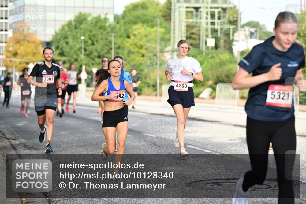 06.09.2026 - CURREX Alsterlauf Dr. Thomas Lammeyer http://msf.ph/oto/10128340 06.09.2026 09:48:56 Laufen 3301, 92, 4200, 5321 meine-sportfotos.de