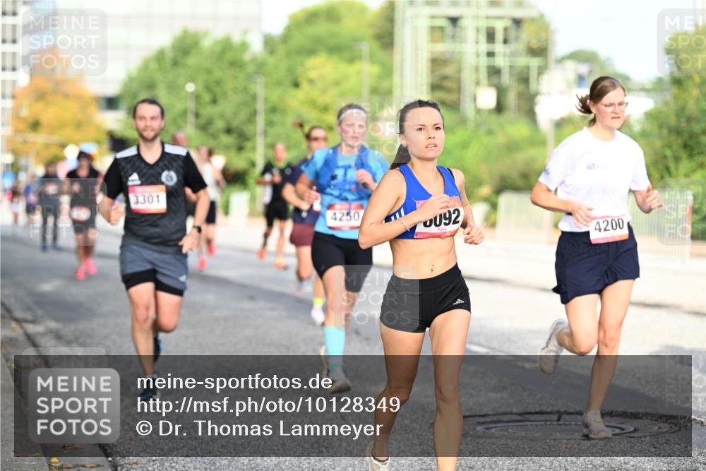 06.09.2026 - CURREX Alsterlauf Dr. Thomas Lammeyer http://msf.ph/oto/10128349 06.09.2026 09:48:57 Laufen 3301, 4250, 092, 4200 meine-sportfotos.de