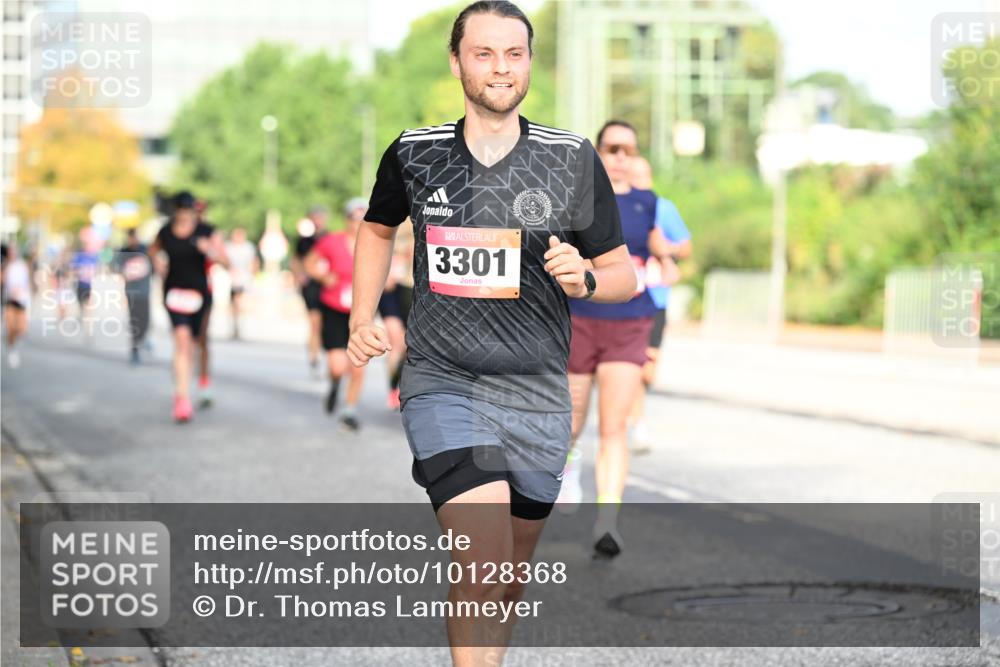 06.09.2026 - CURREX Alsterlauf Dr. Thomas Lammeyer http://msf.ph/oto/10128368 06.09.2026 09:48:59 Laufen 3301 meine-sportfotos.de