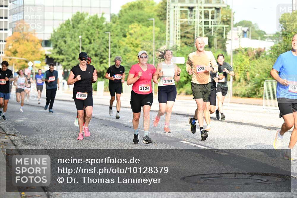 06.09.2026 - CURREX Alsterlauf Dr. Thomas Lammeyer http://msf.ph/oto/10128379 06.09.2026 09:49:01 Laufen 375, 4935, 4301, 3124, 228, 3789, 30 meine-sportfotos.de