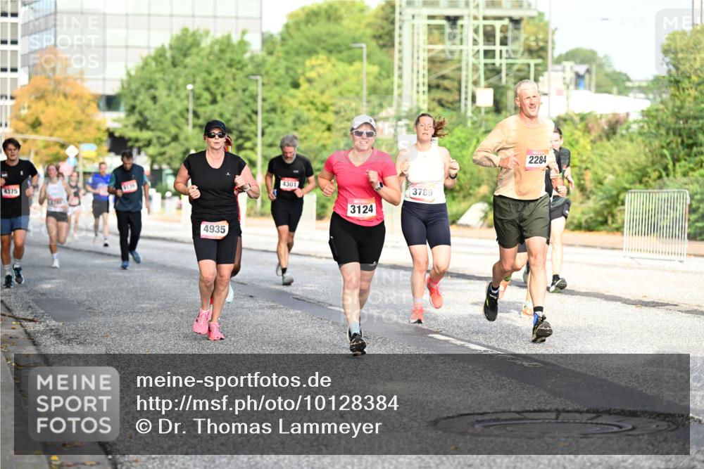 06.09.2026 - CURREX Alsterlauf Dr. Thomas Lammeyer http://msf.ph/oto/10128384 06.09.2026 09:49:01 Laufen 4375, 4935, 4301, 3124, 3789, 2284 meine-sportfotos.de